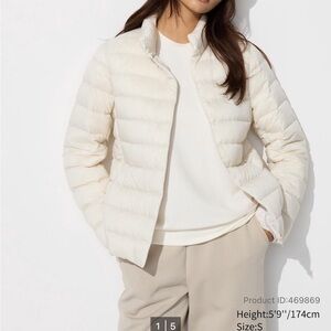Uniqlo ultra light down Women's Cream Puffer Jacket